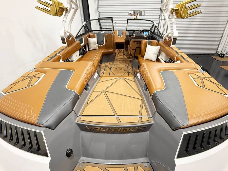 2016 Nautique G25, photo 9 of 17